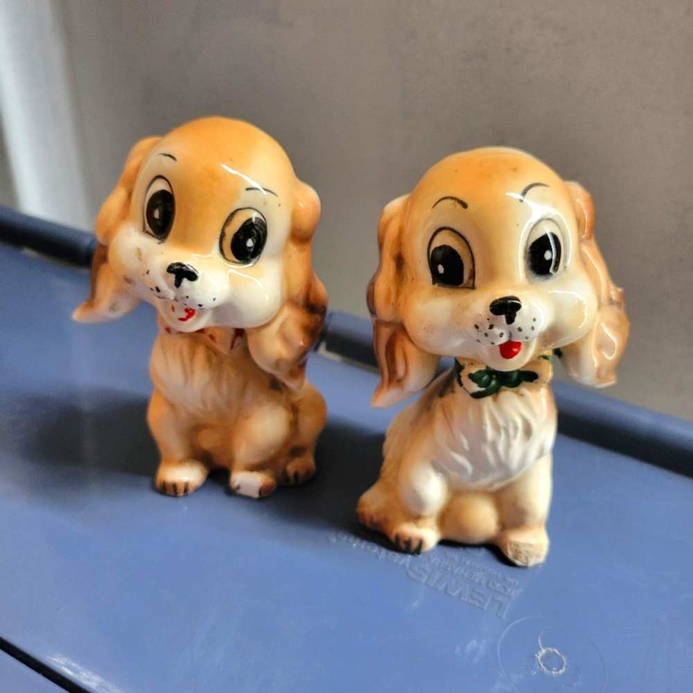 Commodore vintage glazed puppies dogs puppy dog salt and pepper shakers